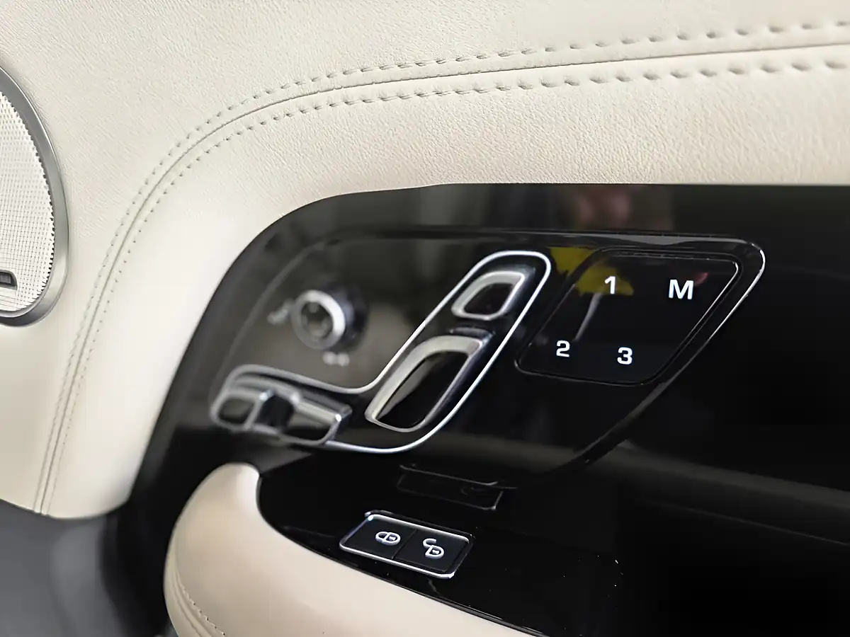 Used 2020 Land Rover Range Rover Westminster Blue - Interior and Exterior details 15