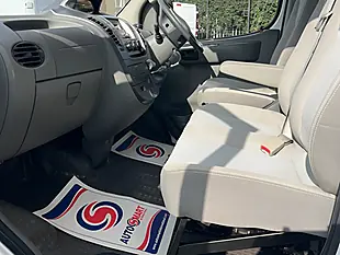 Used 2020 Ldv V80 Luton White - Interior and Exterior details 13