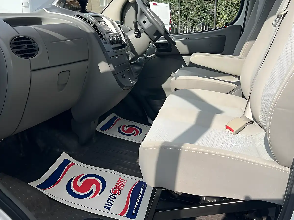 Used 2020 Ldv V80 Luton White - Interior and Exterior details 13