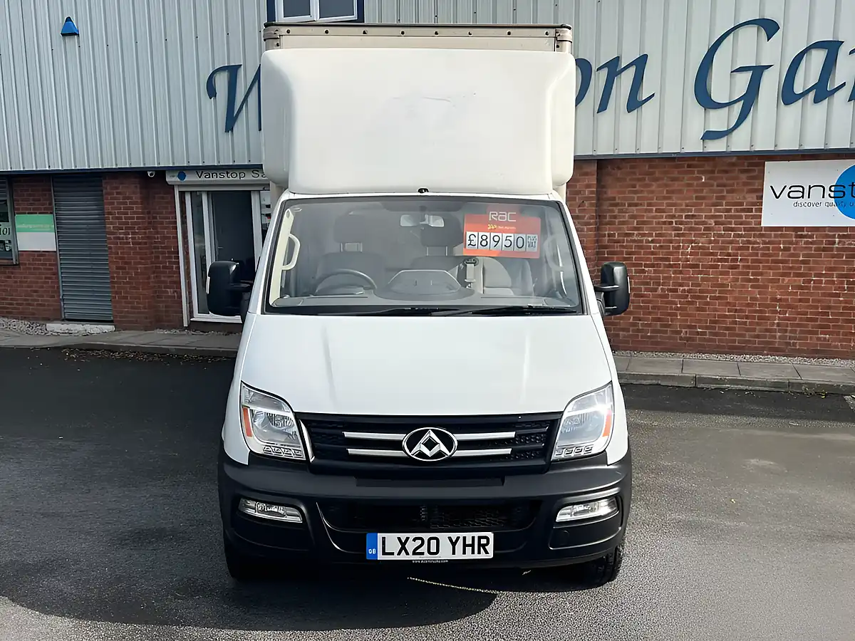 Used 2020 Ldv V80 Luton White - Interior and Exterior details 4