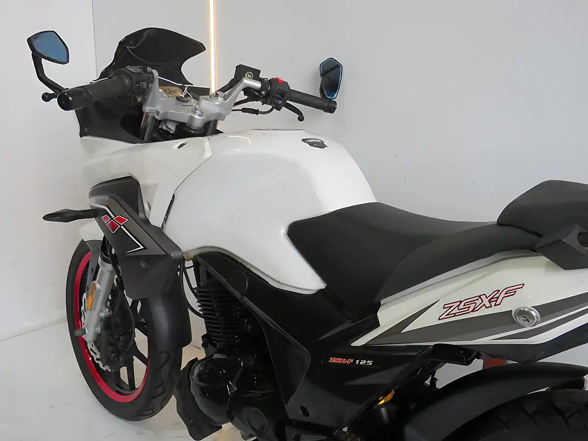 Used 2020 Lexmoto Zsx-F 125 White - Interior and Exterior details 18