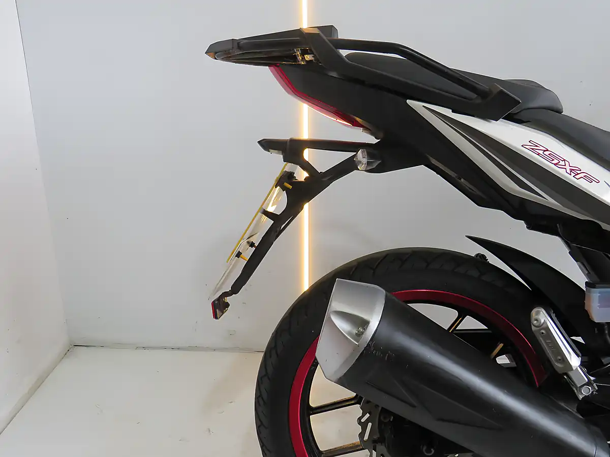 Used 2020 Lexmoto Zsx-F 125 White - Interior and Exterior details 3