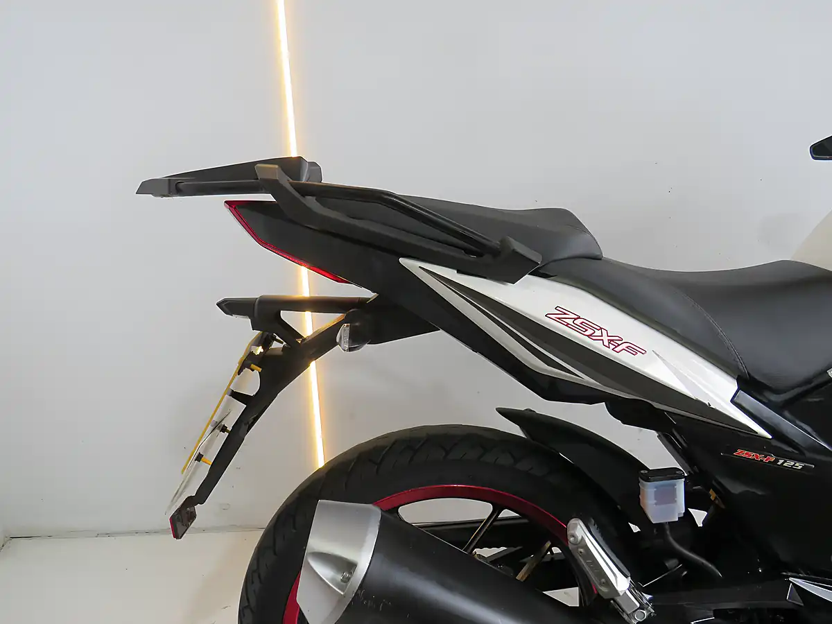 Used 2020 Lexmoto Zsx-F 125 White - Interior and Exterior details 4