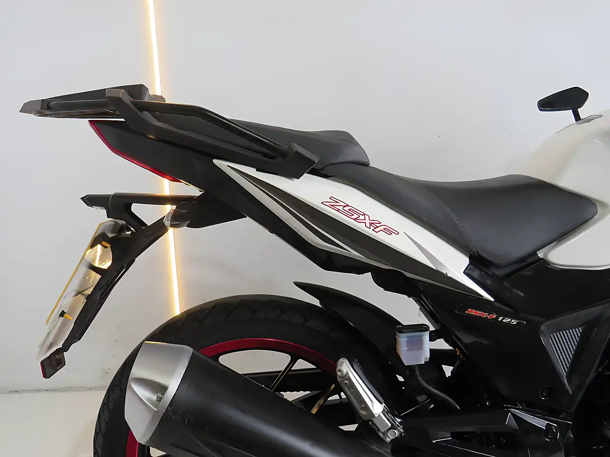 Used 2020 Lexmoto Zsx-F 125 White - Interior and Exterior details 6