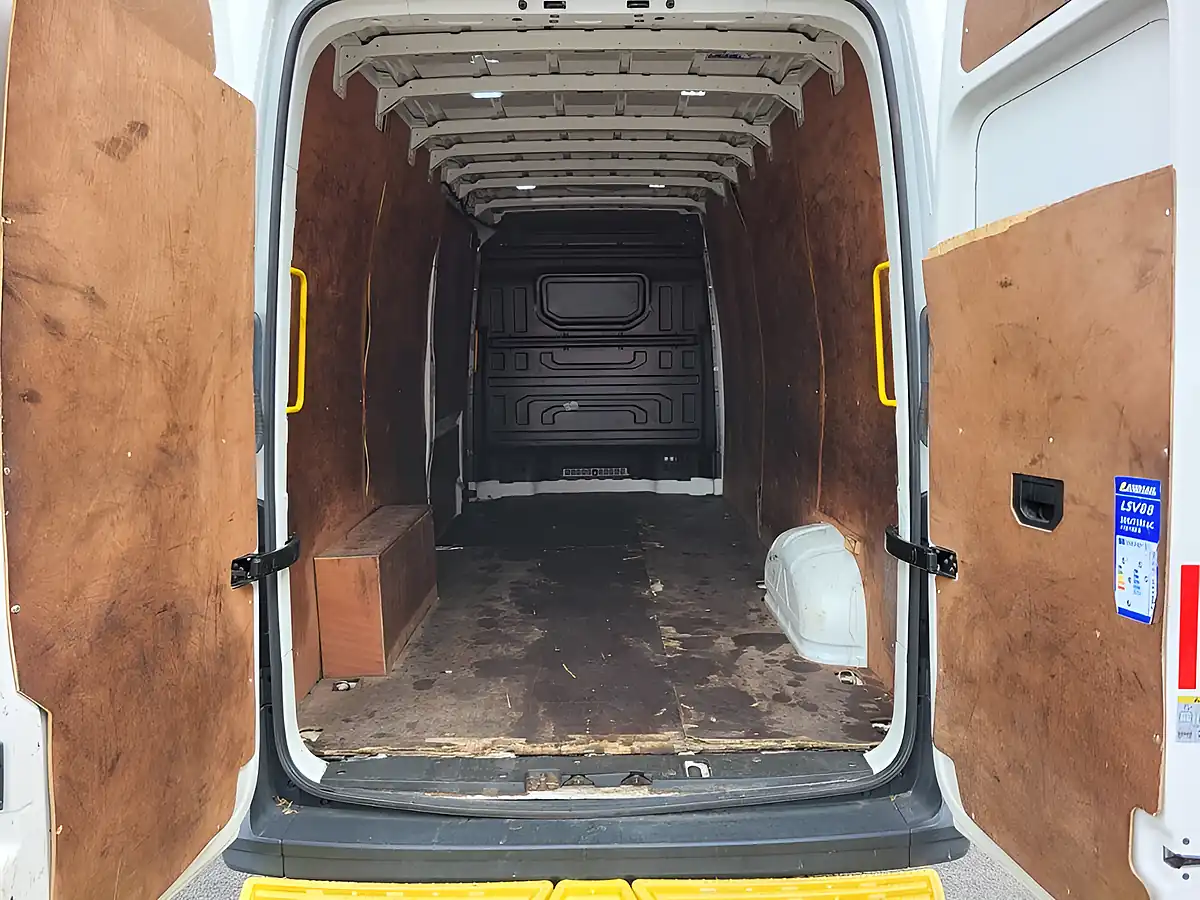 Used 2020 Man Tge Lwb High Roof White - Interior and Exterior details 7