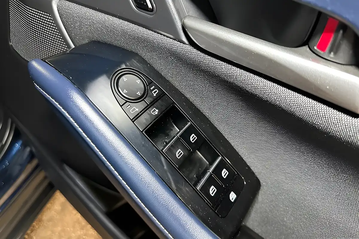 Used 2020 Mazda CX-30 Se-L Lux Blue - Interior and Exterior details 17