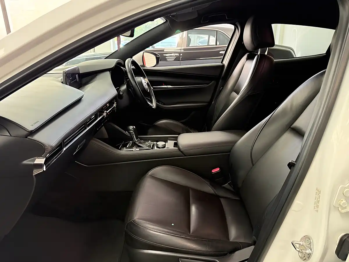 Used 2020 Mazda Mazda3 GT Sport Tech Arctic White - Interior and Exterior details 13