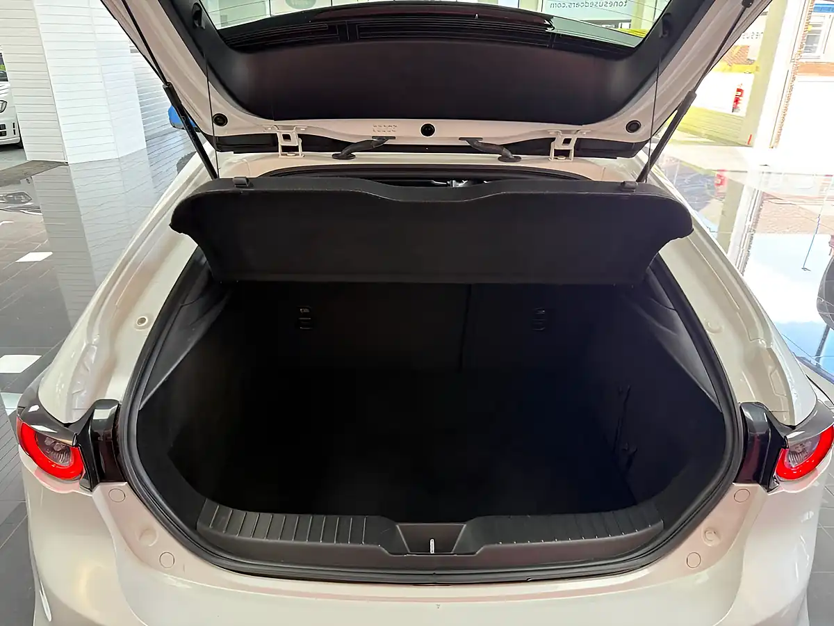 Used 2020 Mazda Mazda3 GT Sport Tech Arctic White - Interior and Exterior details 9