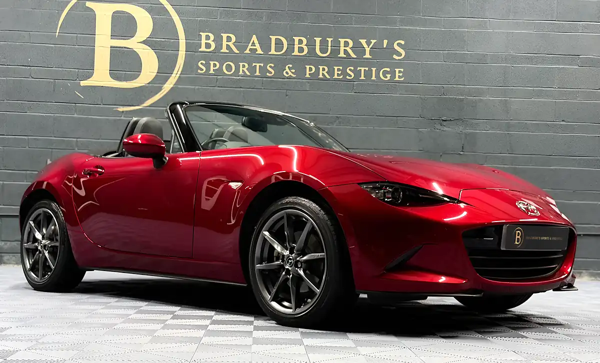 Used 2020 Mazda MX-5 Sport Tech Red - Interior and Exterior details 10