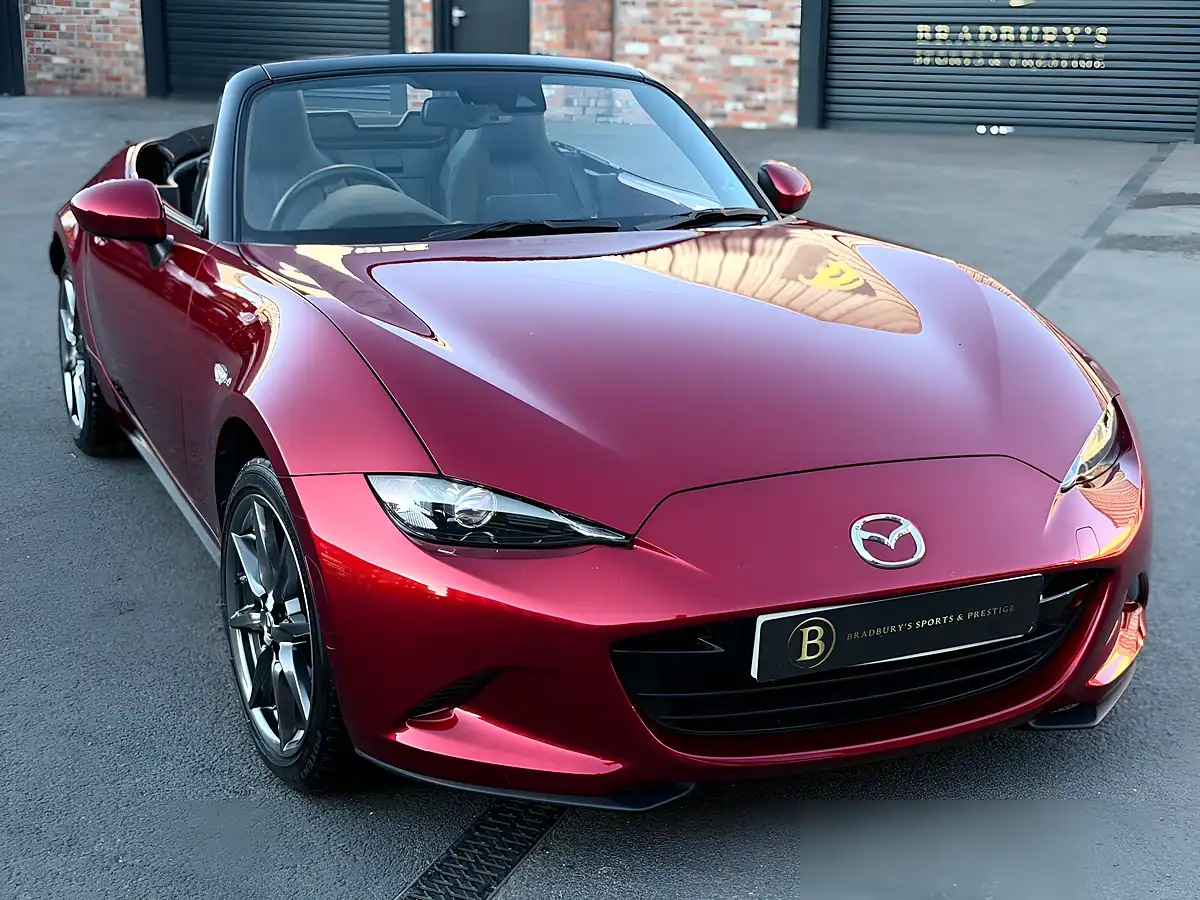 Used 2020 Mazda MX-5 Sport Tech Red - Interior and Exterior details 18