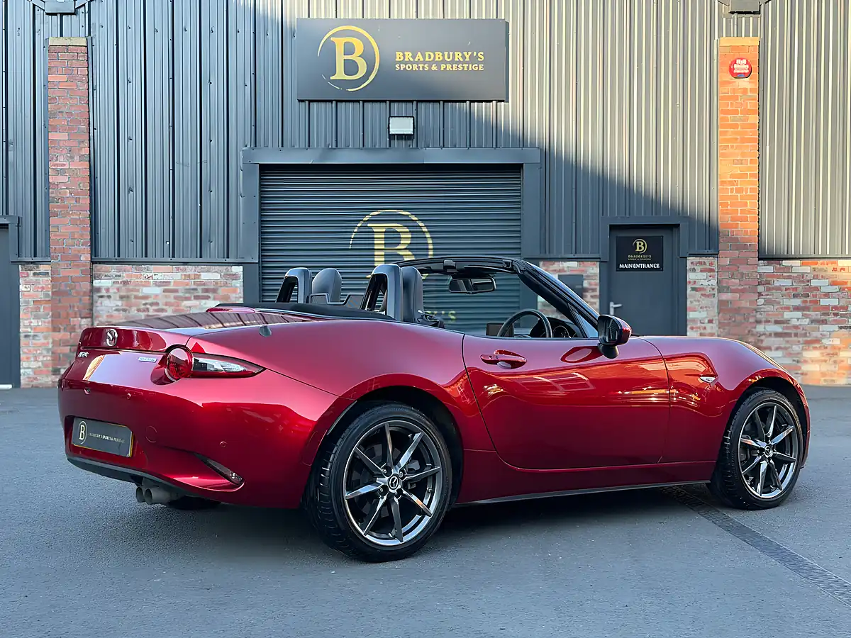 Used 2020 Mazda MX-5 Sport Tech Red - Interior and Exterior details 19