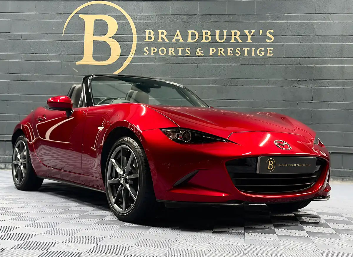 Used 2020 Mazda MX-5 Sport Tech Red - Interior and Exterior details 5