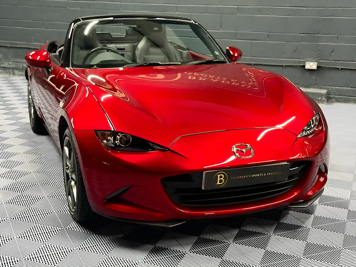 Used 2020 Mazda MX-5 Sport Tech Red - Interior and Exterior details 6