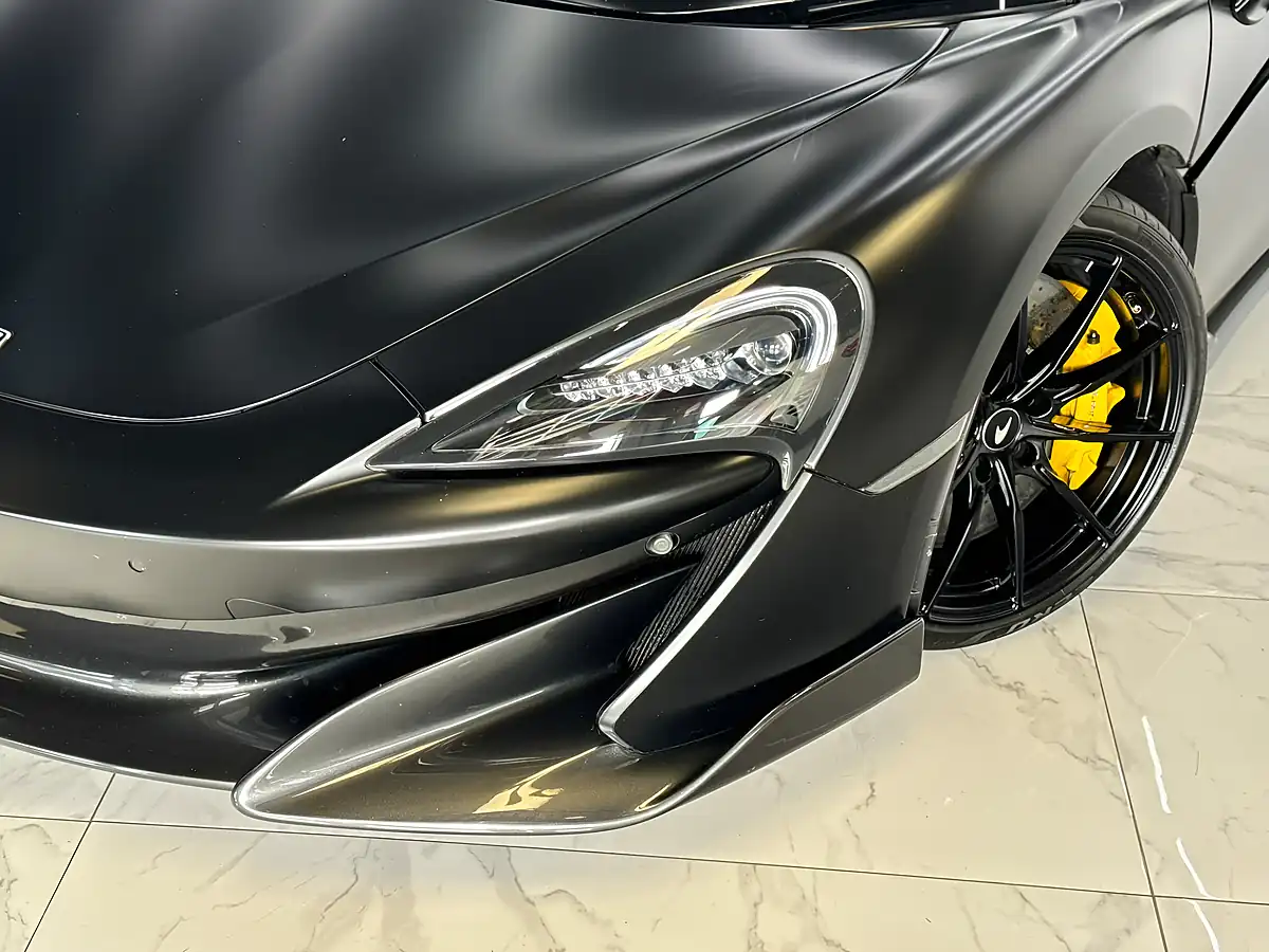 Used 2020 Mclaren 600LT Spider Black - Interior and Exterior details 11