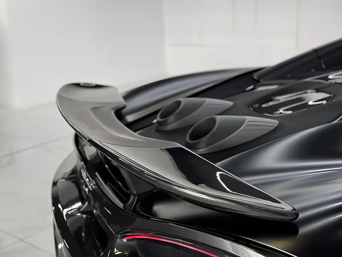 Used 2020 Mclaren 600LT Spider Black - Interior and Exterior details 14