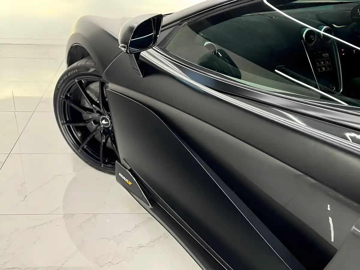 Used 2020 Mclaren 600LT Spider Black - Interior and Exterior details 15