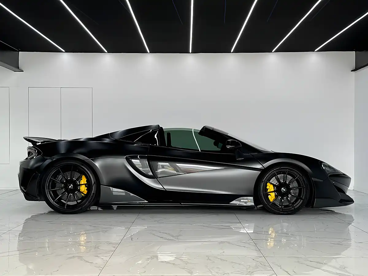Used 2020 Mclaren 600LT Spider Black - Interior and Exterior details 4