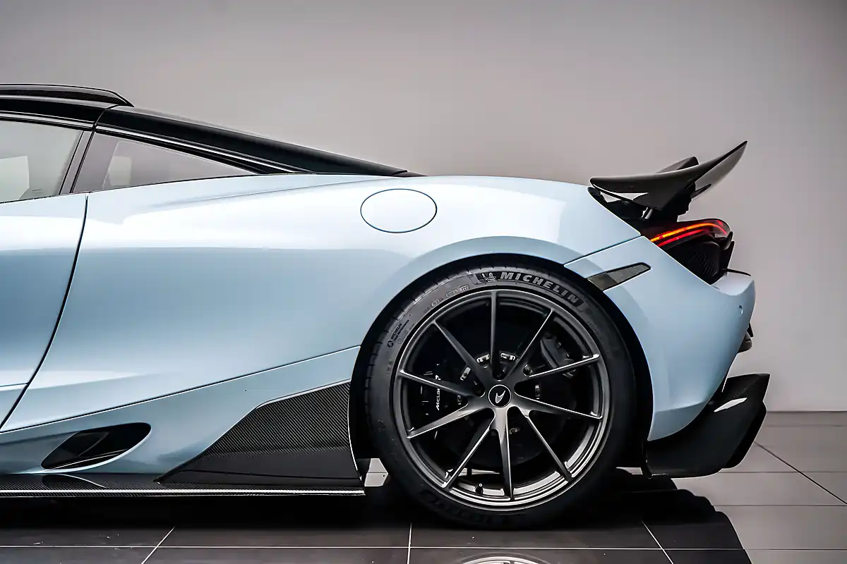 Used 2020 Mclaren 720s Coupe Murawai White - Interior and Exterior details 14
