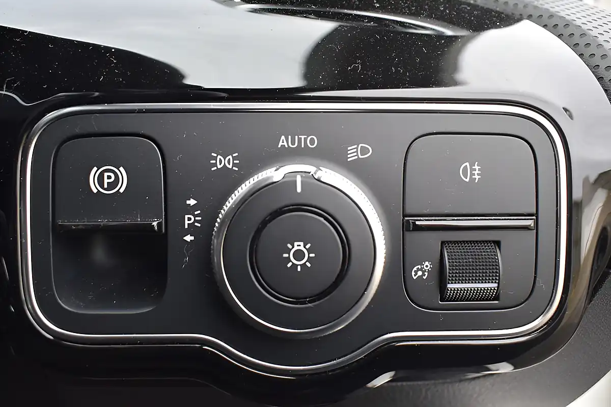 Used 2020 Mercedes-Benz a-Class AMG Line Executive Polar White - Interior and Exterior details 13