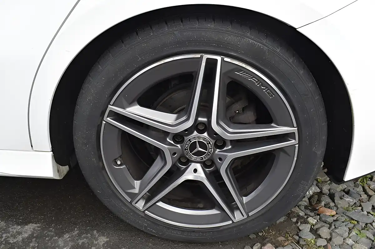 Used 2020 Mercedes-Benz a-Class AMG Line Executive Polar White - Interior and Exterior details 17