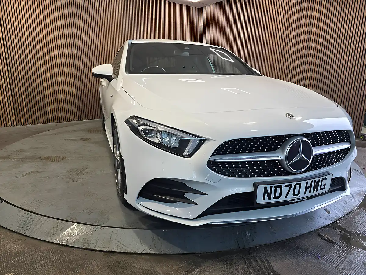 Used 2020 Mercedes-Benz a Class AMG Line White - Front View