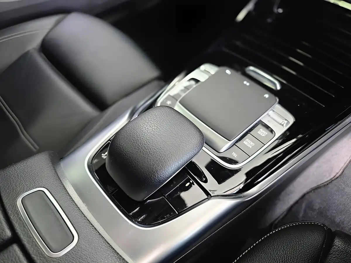 Used 2020 Mercedes-Benz a Class Premium Plus White - Interior and Exterior details 14