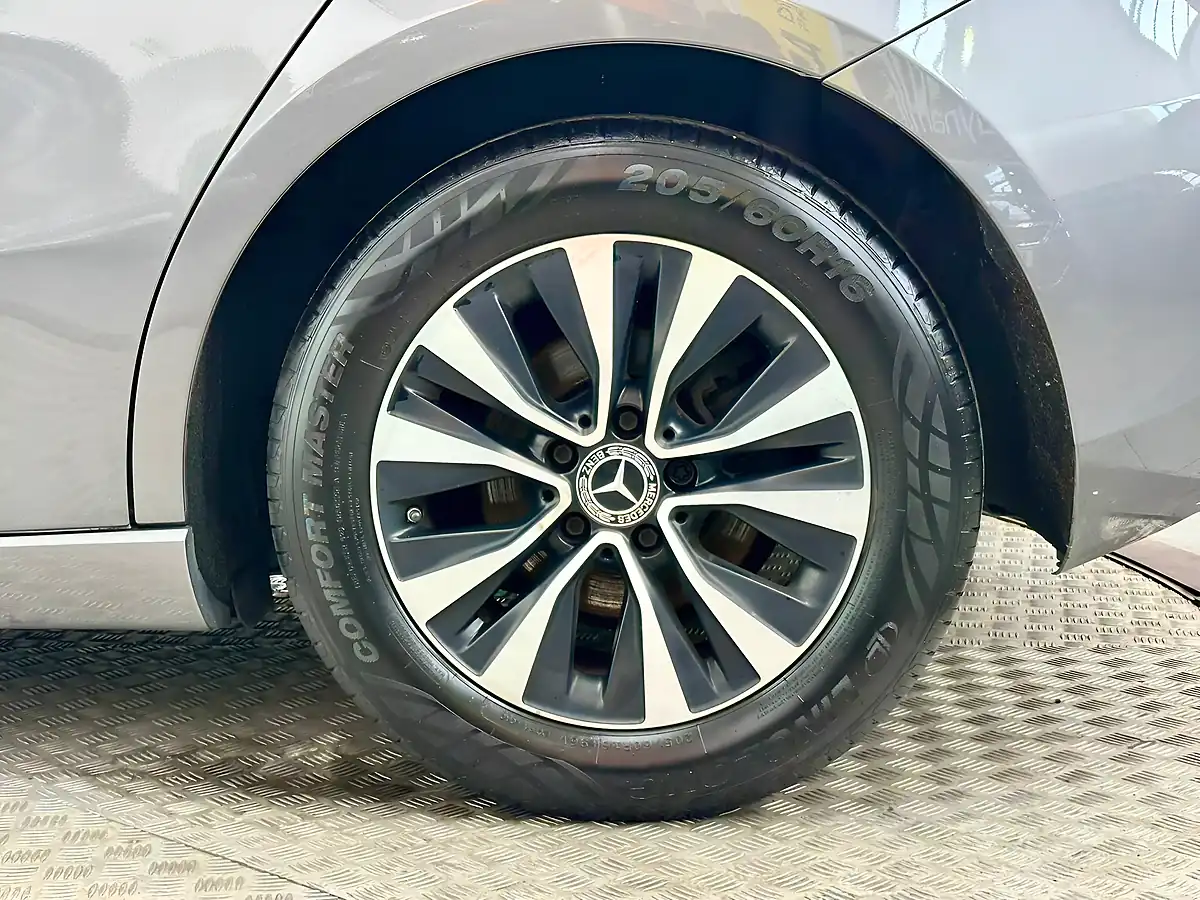 Used 2020 Mercedes-Benz a Class Se Grey - Interior and Exterior details 10