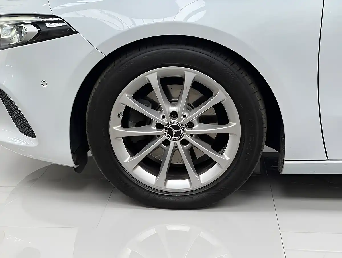 Used 2020 Mercedes-Benz a-Class Sport (executive) White - Interior and Exterior details 5