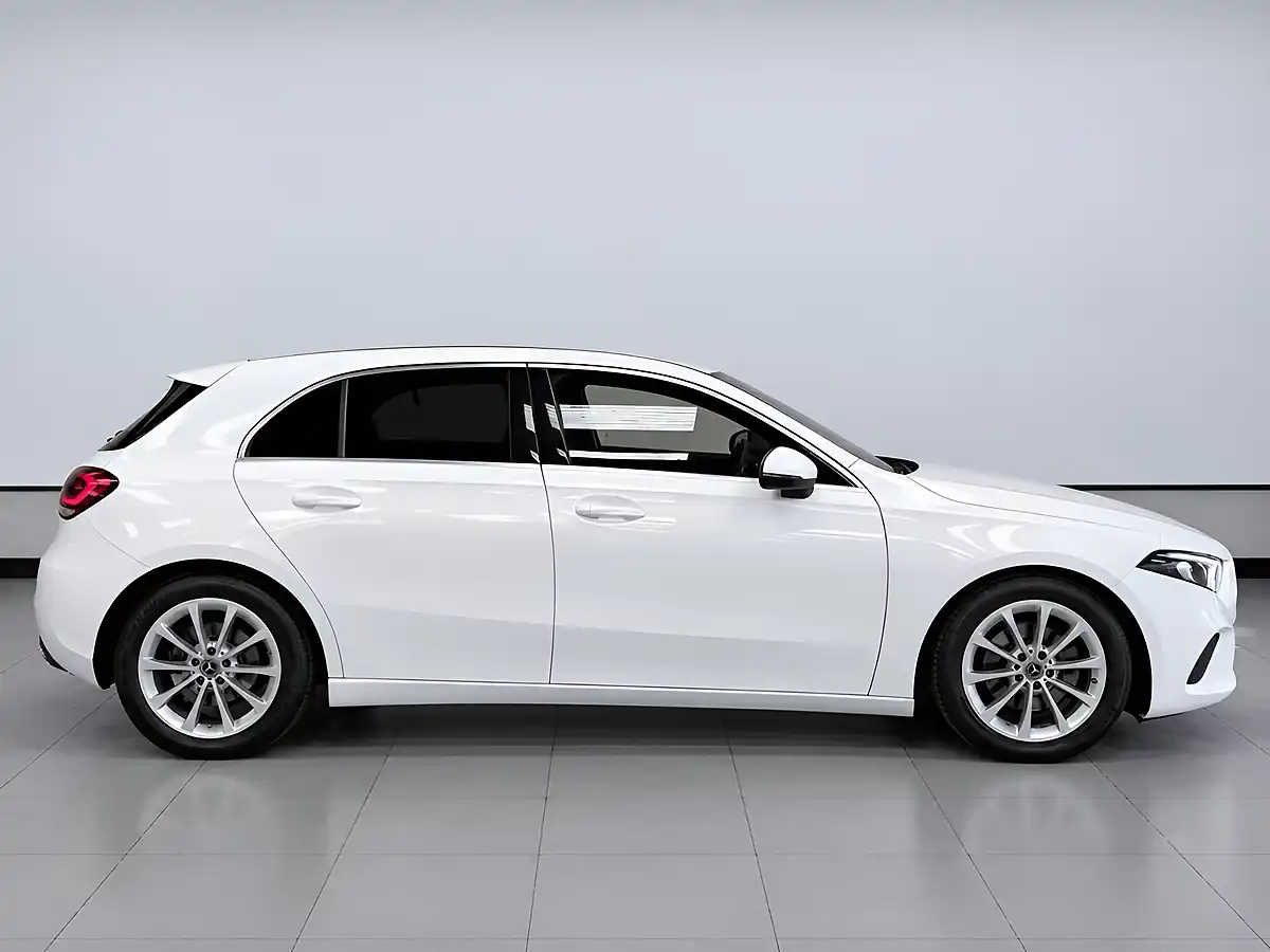 Used 2020 Mercedes-Benz a Class Sport White - Interior and Exterior details 3