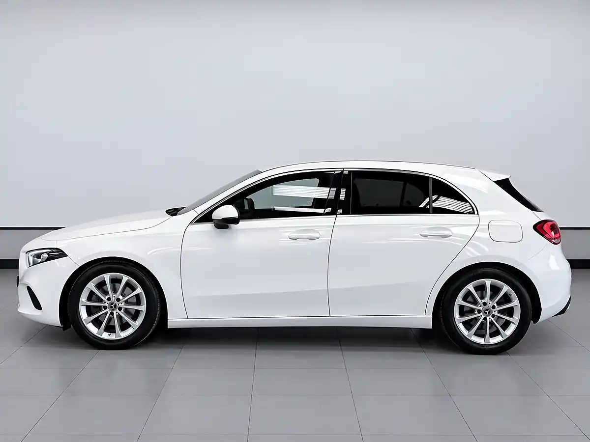 Used 2020 Mercedes-Benz a Class Sport White - Interior and Exterior details 4