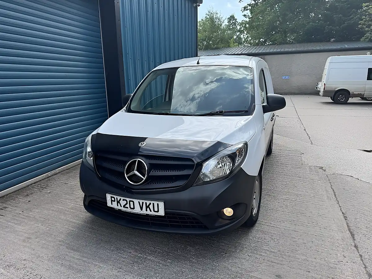 Used 2020 Mercedes-Benz Citan 109 Pure Black - Interior and Exterior details 10