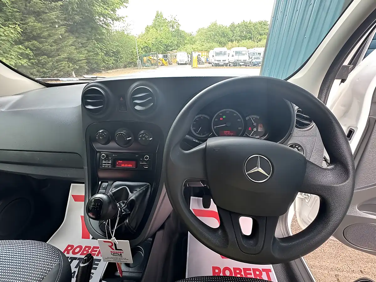Used 2020 Mercedes-Benz Citan 109 Pure Black - Interior and Exterior details 11