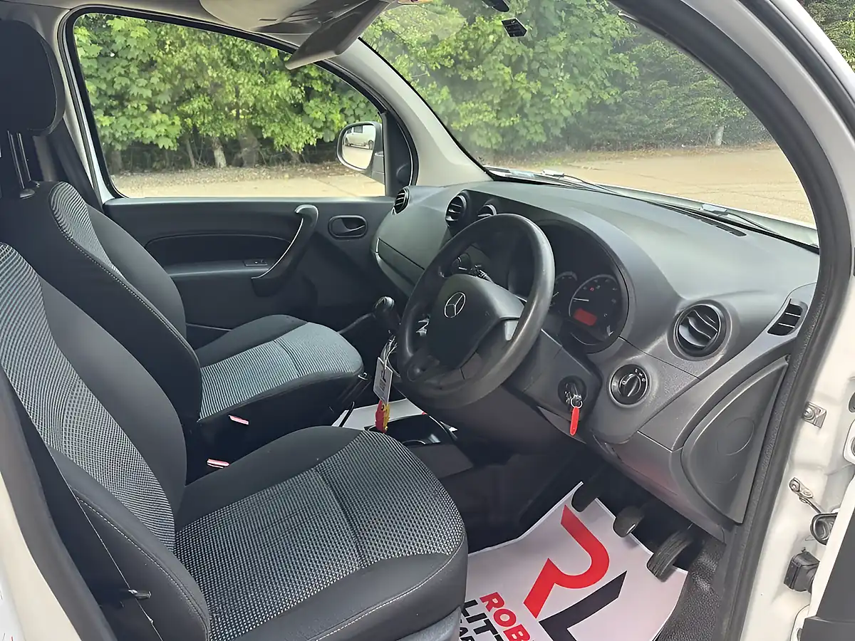 Used 2020 Mercedes-Benz Citan 109 Pure Black - Interior and Exterior details 15