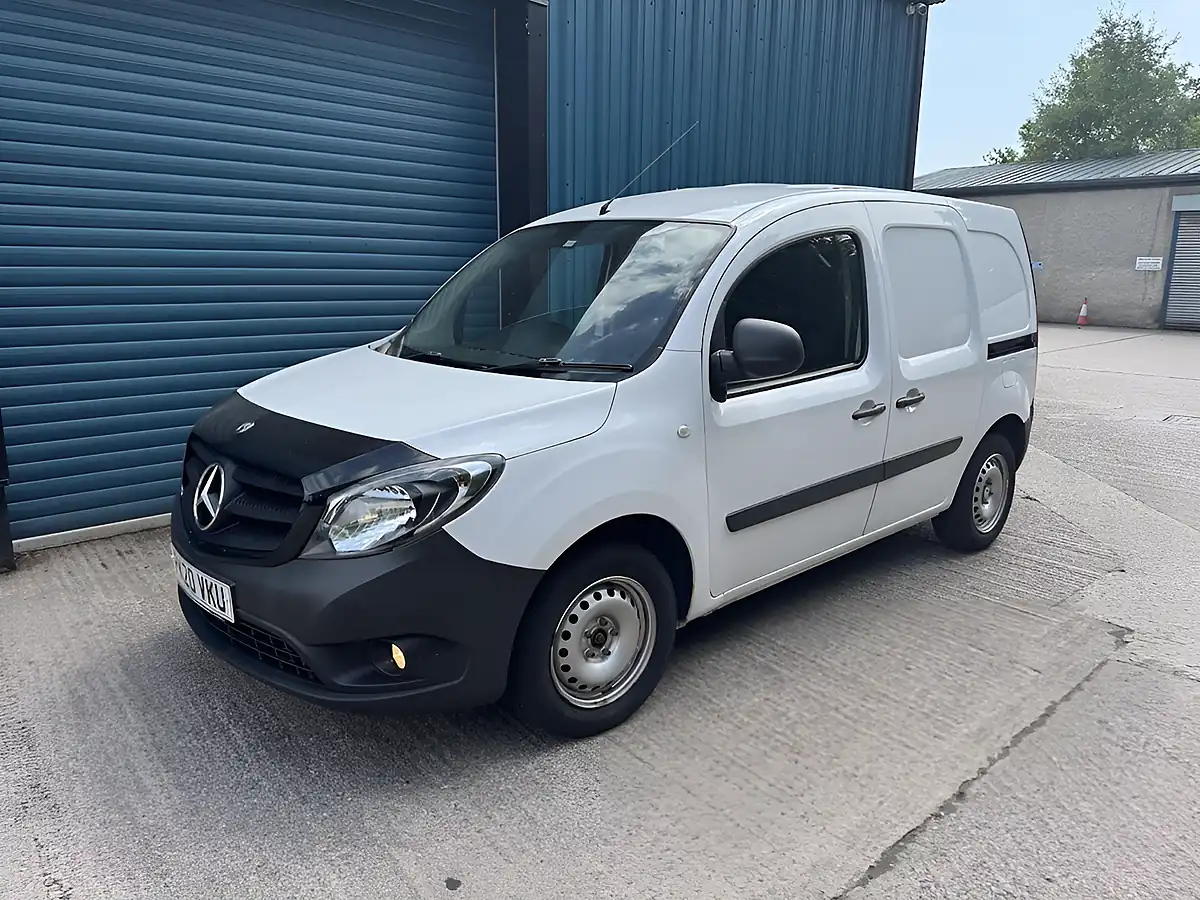 Used 2020 Mercedes-Benz Citan 109 Pure Black - Interior and Exterior details 6