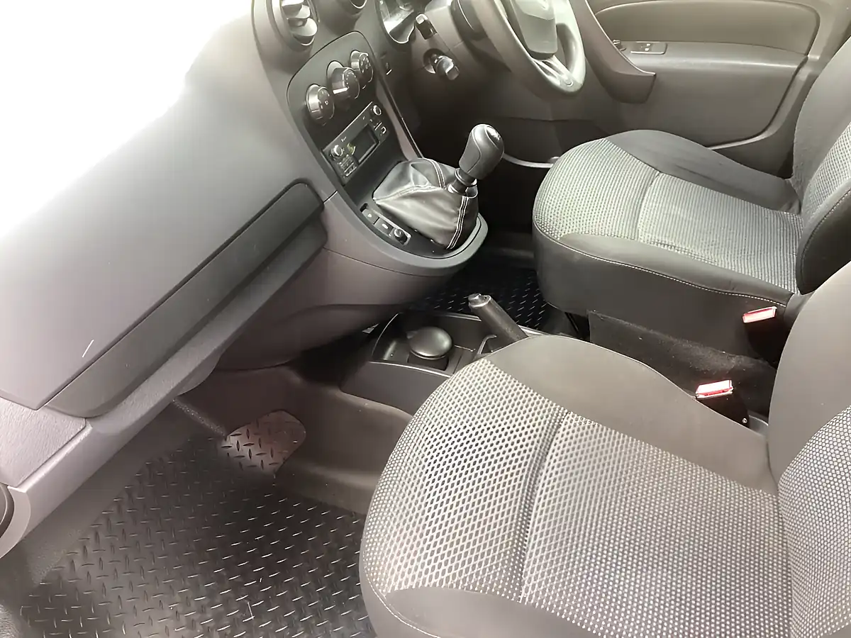 Used 2020 Mercedes-Benz Citan Pure White - Interior and Exterior details 11