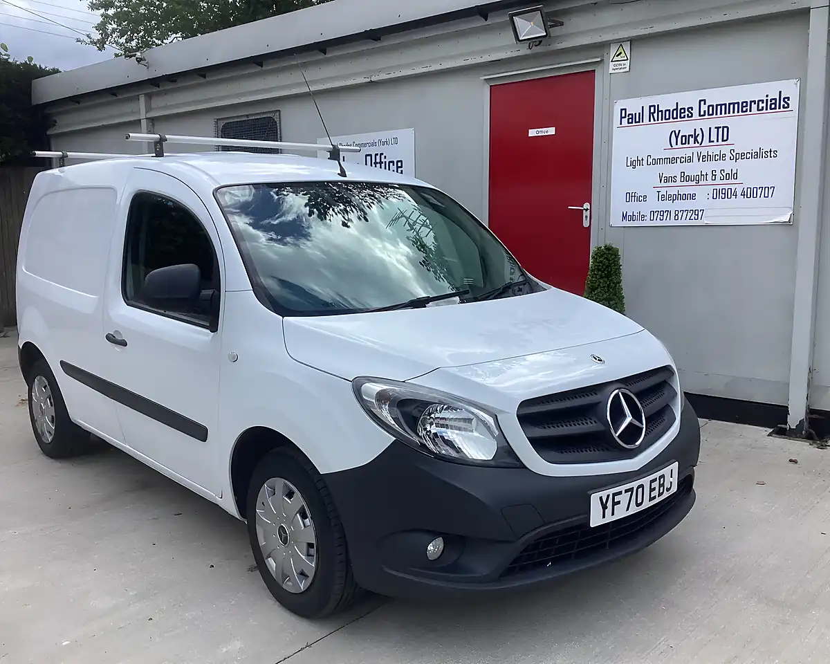 Used 2020 Mercedes-Benz Citan Pure White - Interior and Exterior details 14