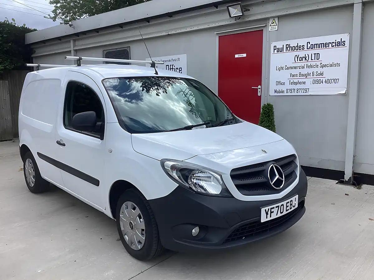 Used 2020 Mercedes-Benz Citan Pure White - Interior and Exterior details 5