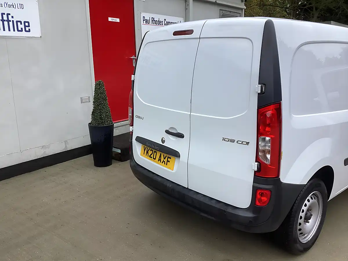 Used 2020 Mercedes-Benz Citan Pure White - Interior and Exterior details 10