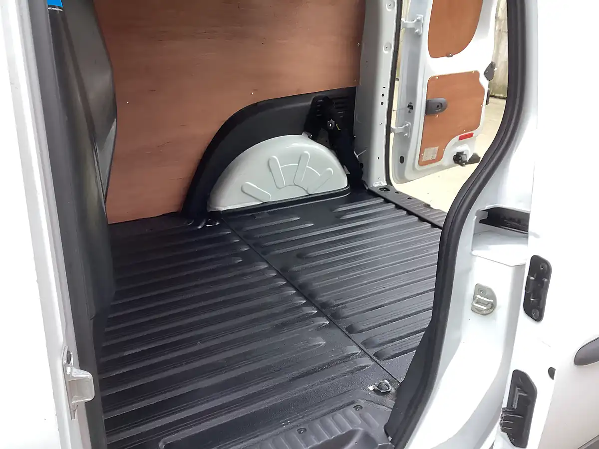 Used 2020 Mercedes-Benz Citan Pure White - Interior and Exterior details 11