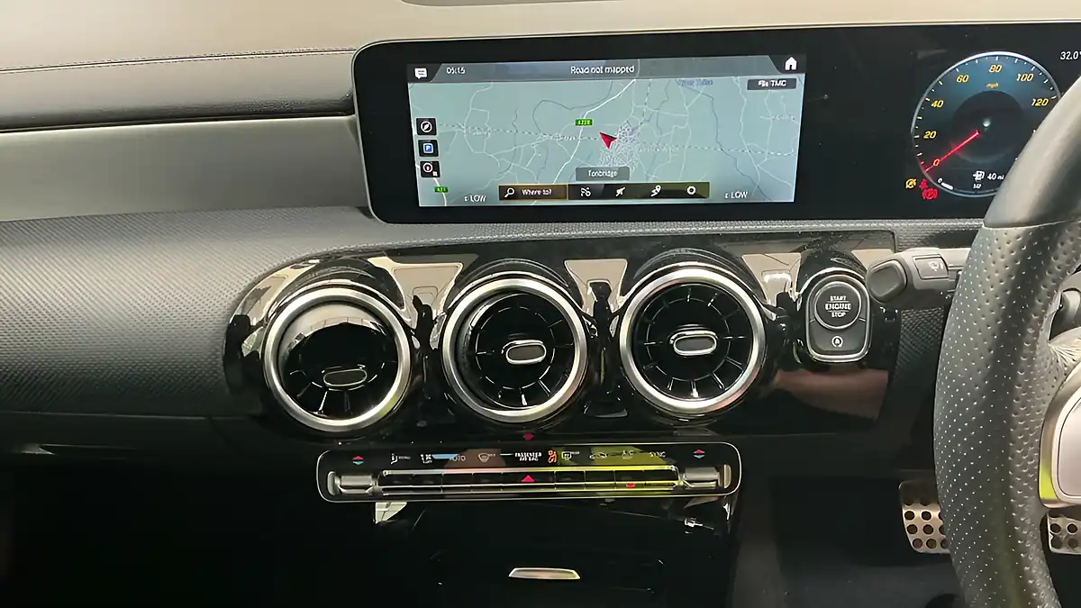 Used 2020 Mercedes-Benz Cla AMG Line White - Interior and Exterior details 10