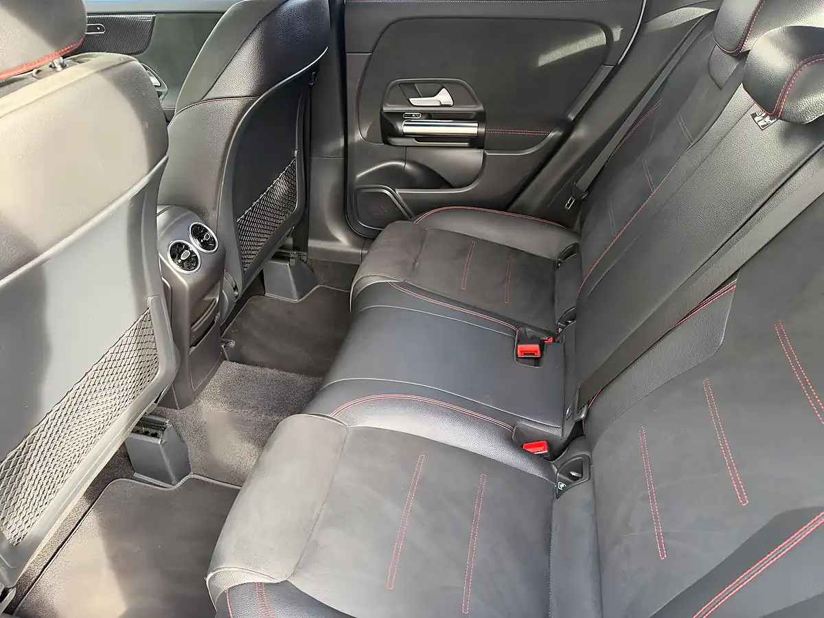 Used 2020 Mercedes-Benz Gla AMG Line (executive) Silver - Interior and Exterior details 11