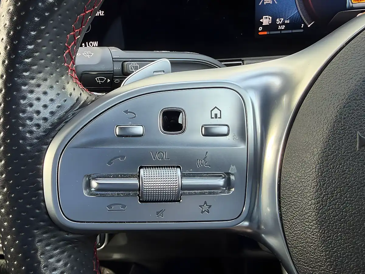 Used 2020 Mercedes-Benz Gla AMG Line (executive) Silver - Interior and Exterior details 13