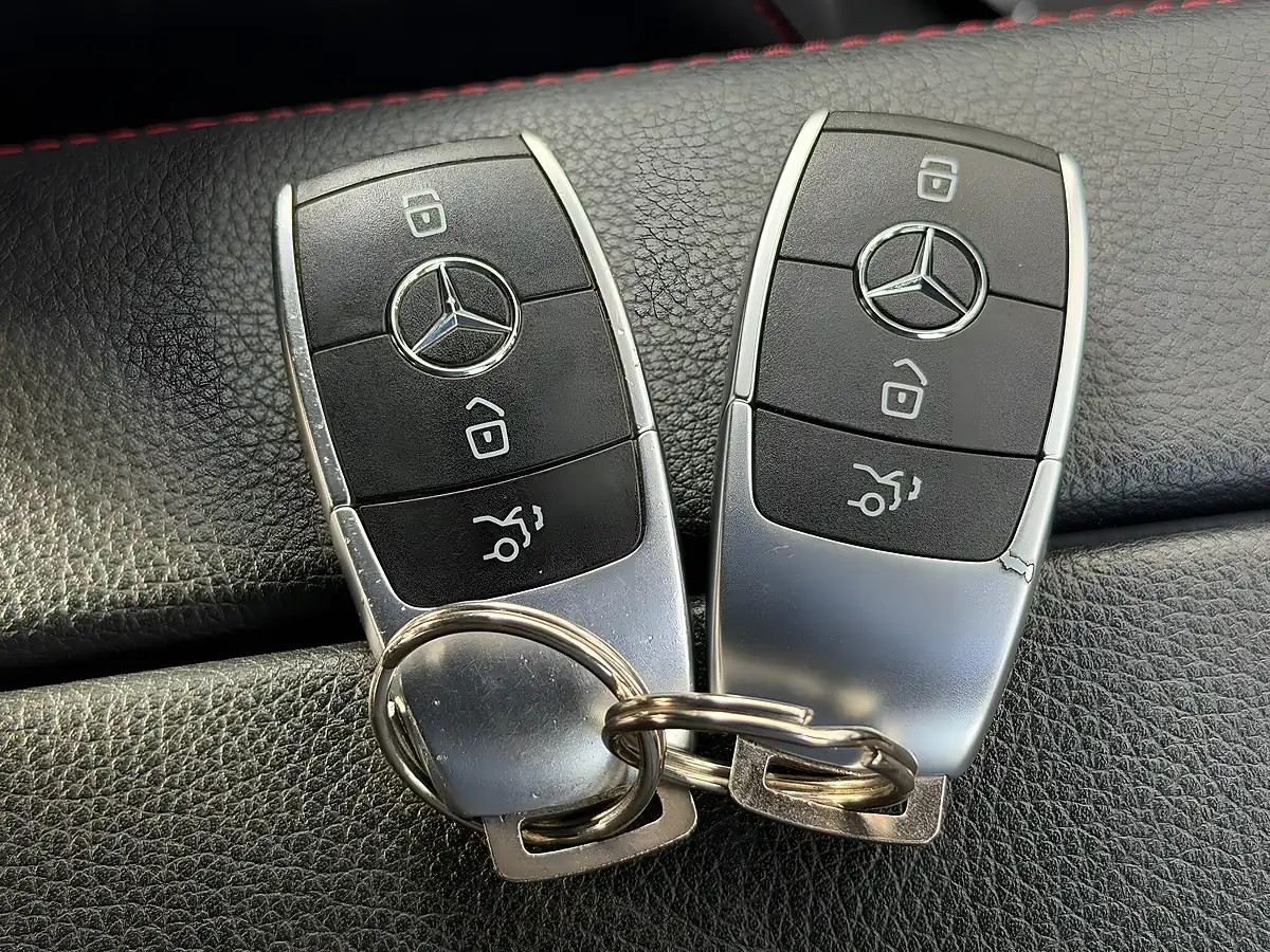 Used 2020 Mercedes-Benz Gla AMG Line (executive) Silver - Interior and Exterior details 15