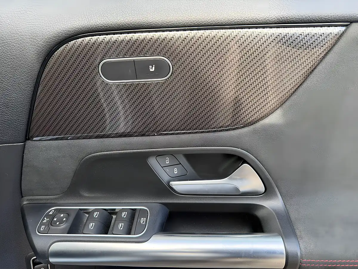 Used 2020 Mercedes-Benz Gla AMG Line (executive) Silver - Interior and Exterior details 16