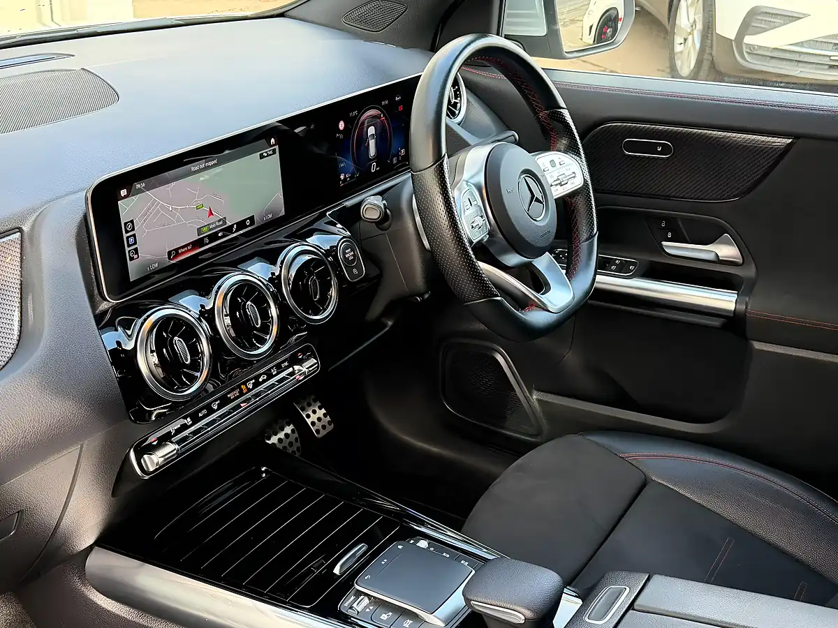 Used 2020 Mercedes-Benz Gla AMG Line (executive) Silver - Interior and Exterior details 6