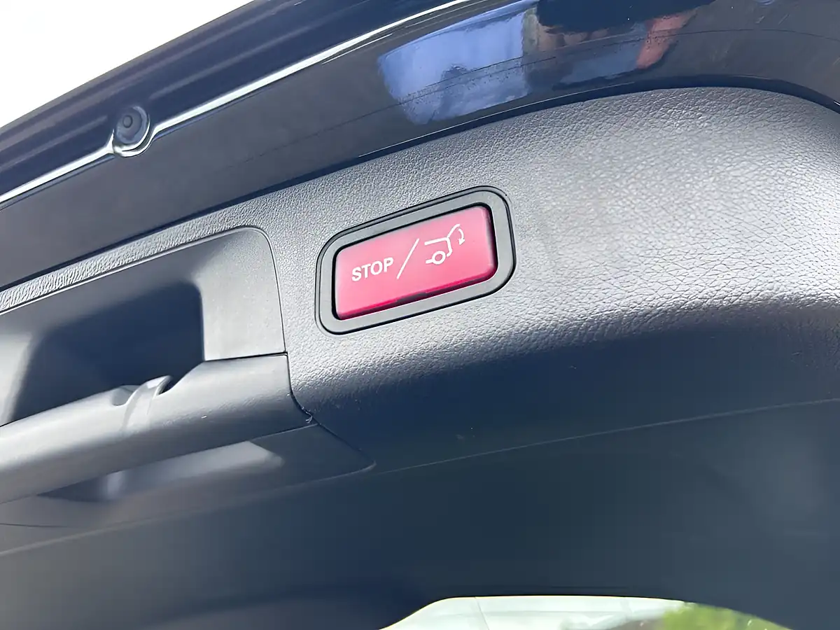 Used 2020 Mercedes-Benz Gla AMG Line Obsidian Black - Interior and Exterior details 10