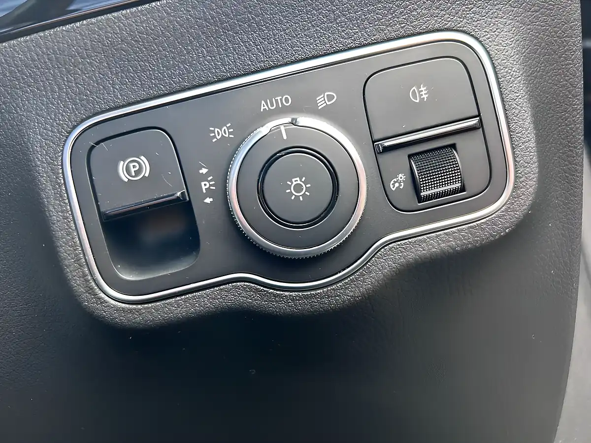 Used 2020 Mercedes-Benz Gla AMG Line Obsidian Black - Interior and Exterior details 17