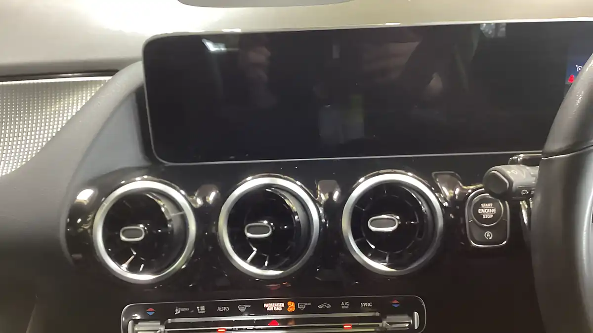 Used 2020 Mercedes-Benz Gla Sport (executive) Mountain Grey - Interior and Exterior details 10