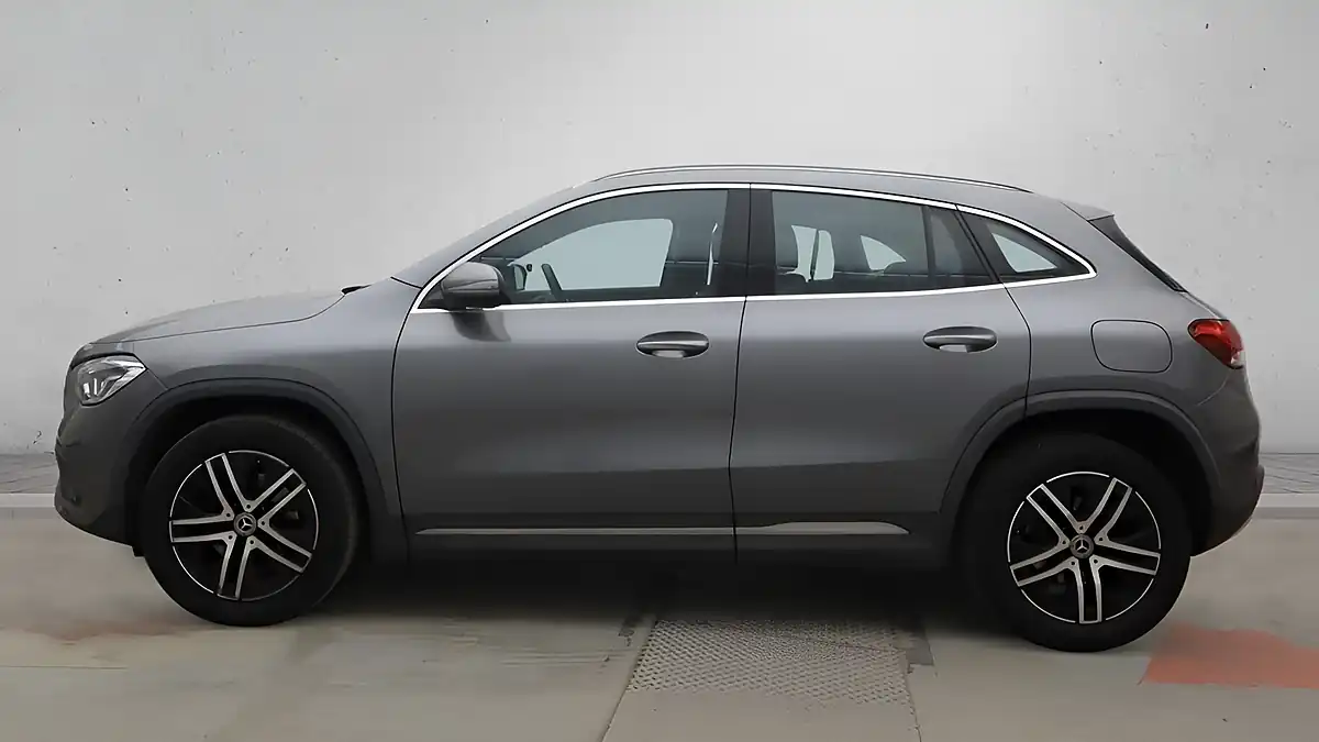 Used 2020 Mercedes-Benz Gla Sport (executive) Mountain Grey - Interior and Exterior details 6