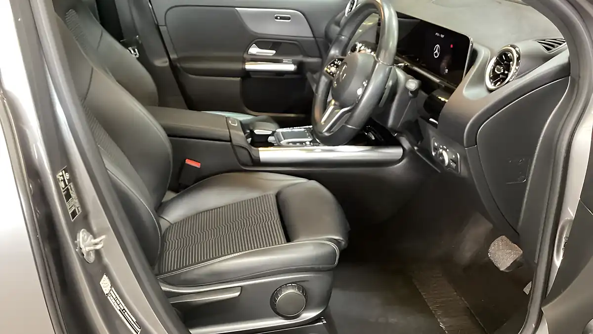 Used 2020 Mercedes-Benz Gla Sport (executive) Mountain Grey - Interior and Exterior details 7